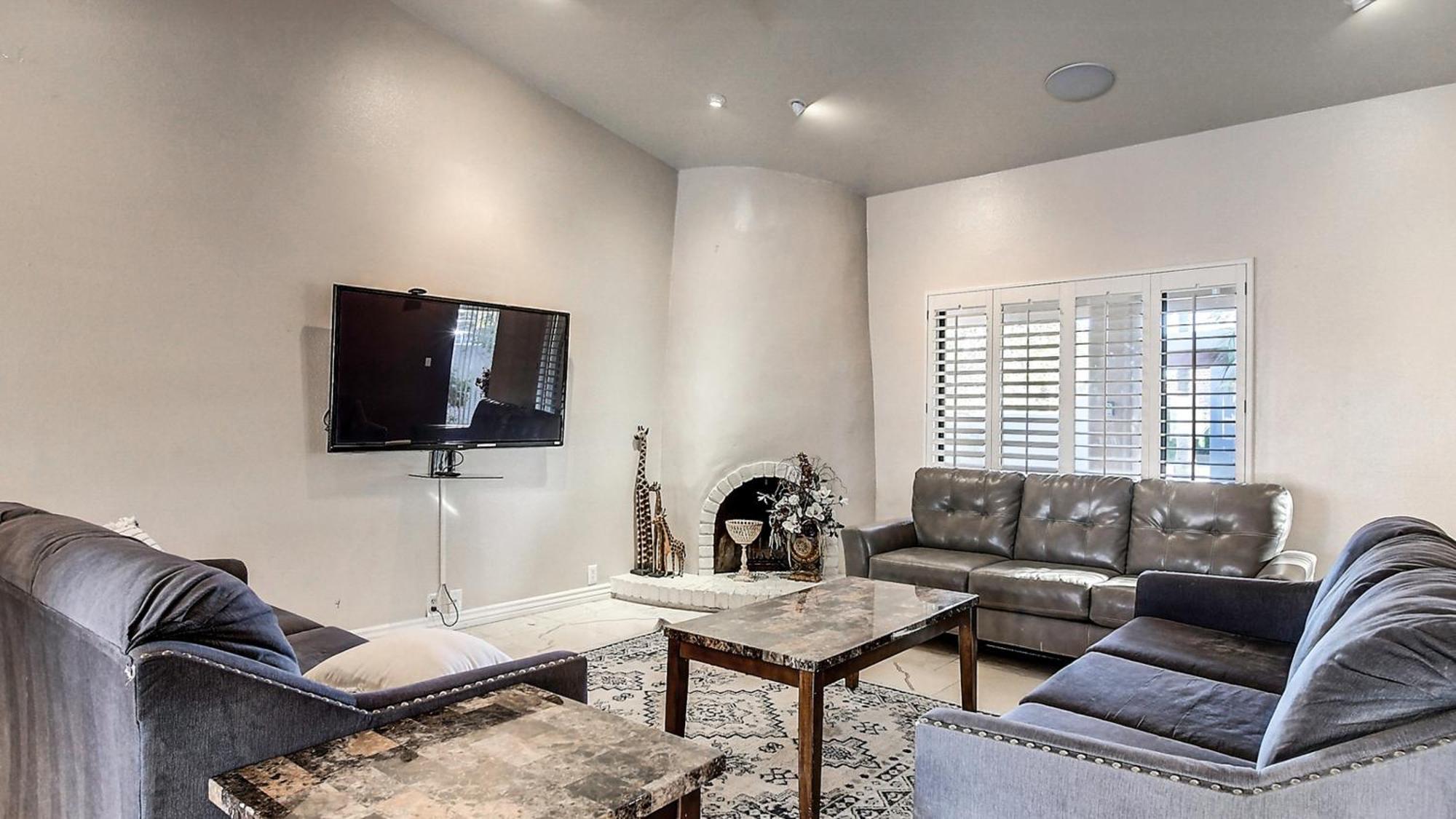 Newly Listed Customized Beds 8 Kings Or 18 Total * Phoenix