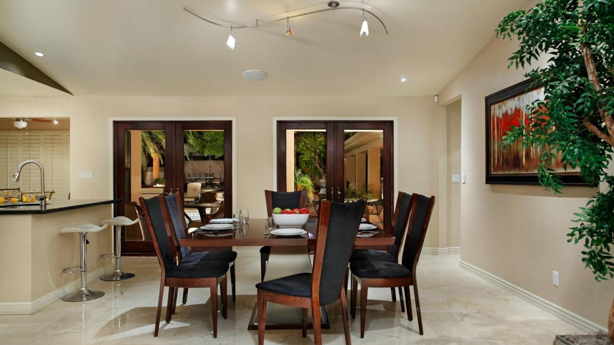 Newly Listed Customized Beds 8 Kings Or 18 Total Holiday home *